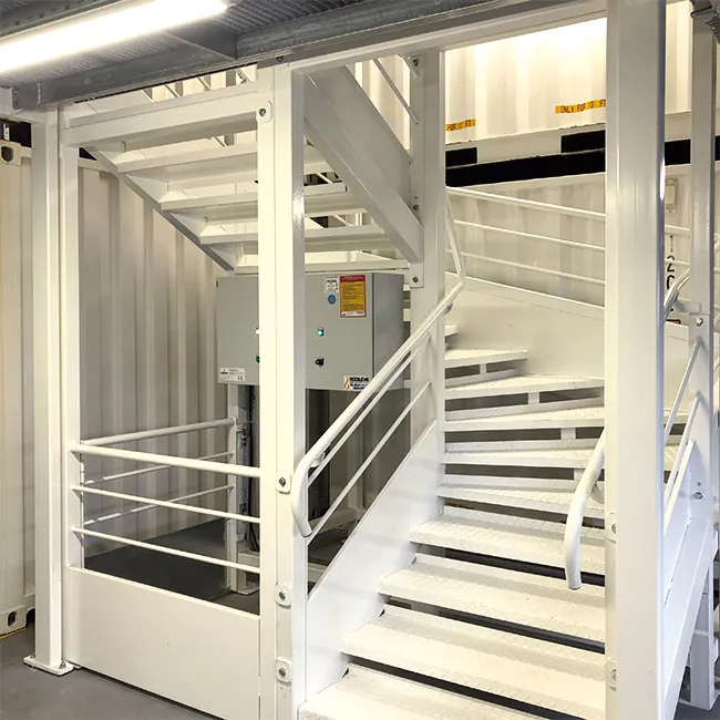 Escalier intérieur bâtiment abilbox à Aubigny-les-Clouzeaux